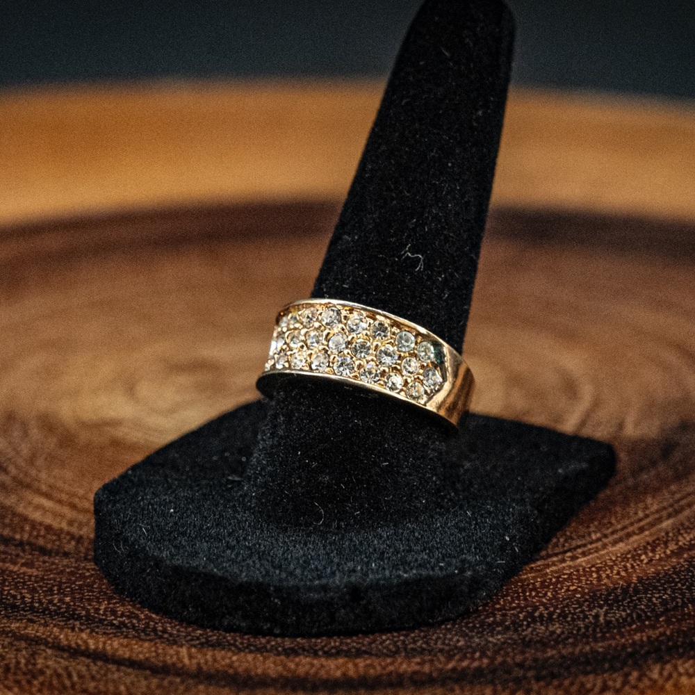 💎 Vintage Gold Tone Rhinestone Cocktail Ring | Size 7 Pavé Wide Band Ring 💎